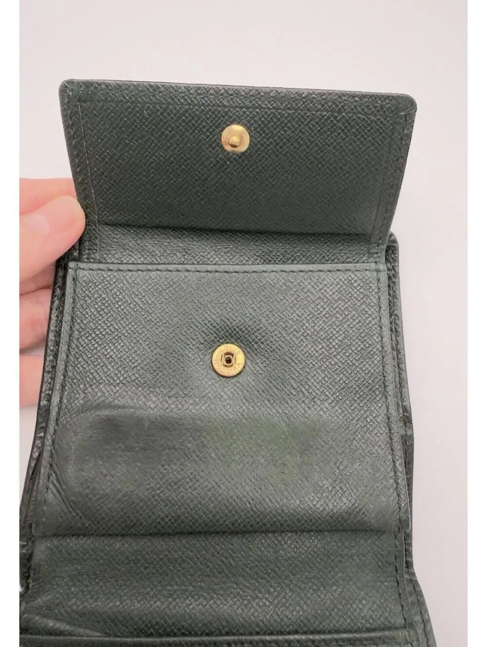 Authentic Vintage Louis Vuitton Green Taiga Bi-Fold Wallet Men
